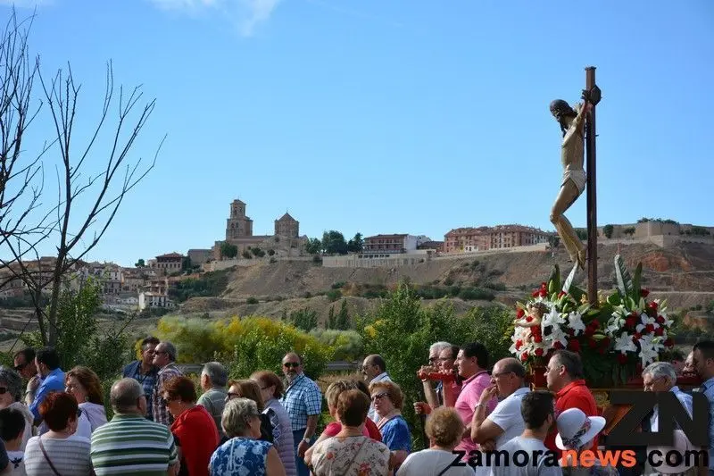/images/Cristo_de_las_Batallas_Toro.jpg