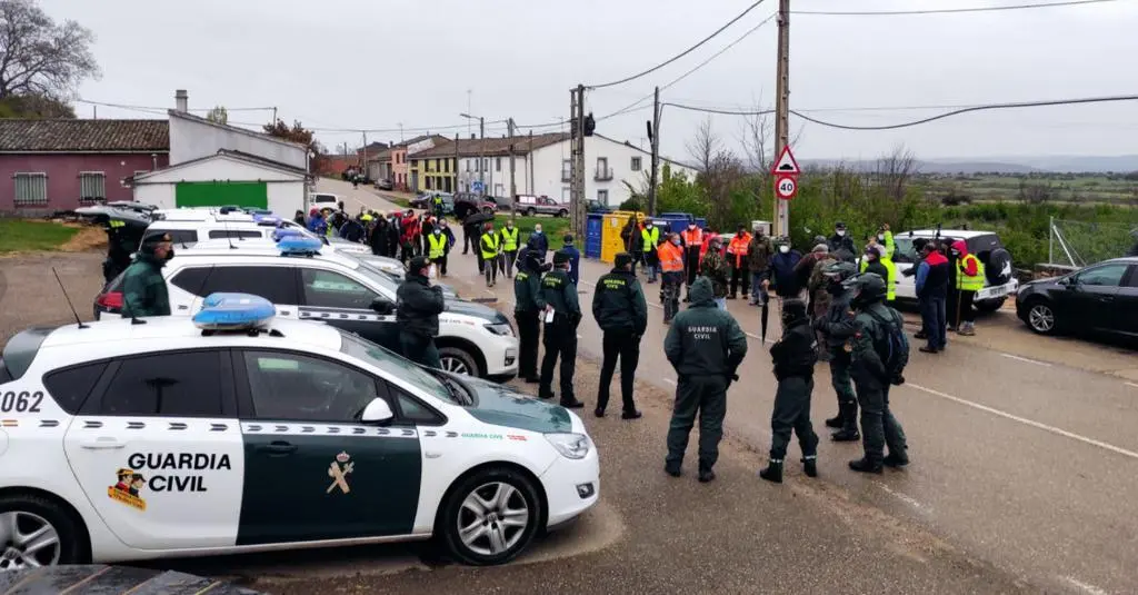La Guardia Civil durante una batida en FIgueruela de Arriba.