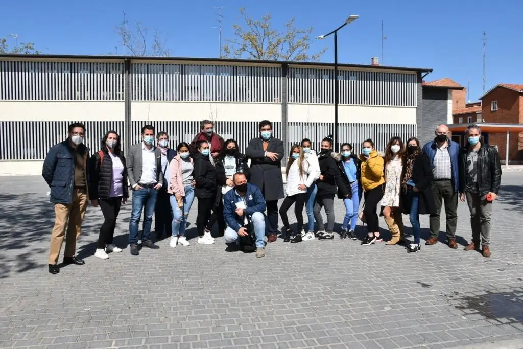 Tudanca visita el barrio de Pajaritos en Valladolid