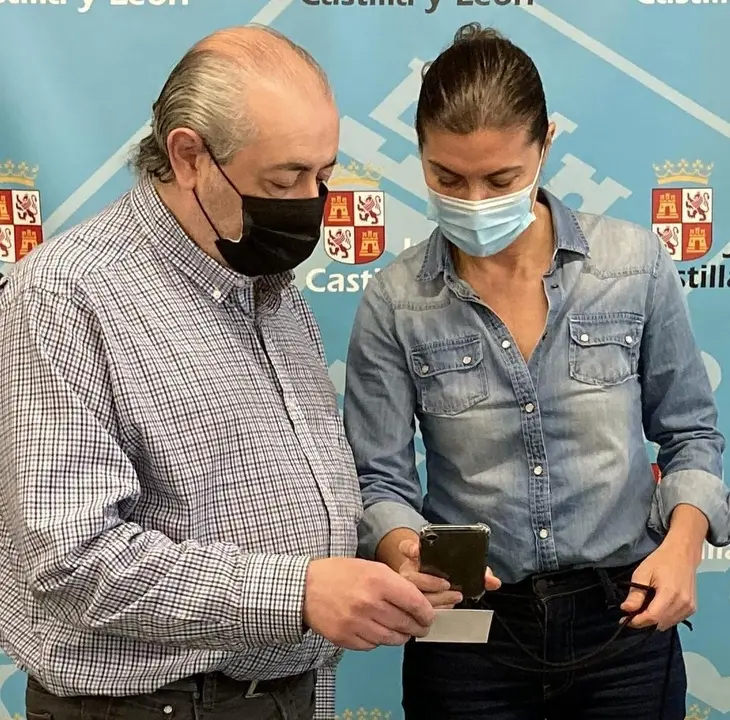 San Damián hace entrega de los códigos QR a Azehos