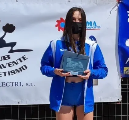 Capitana del Club Atletismo Benavente en la categoría Infantil