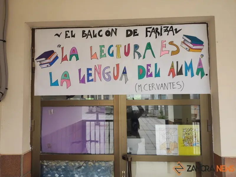 Pancarta literaria en un colegio de la provincia