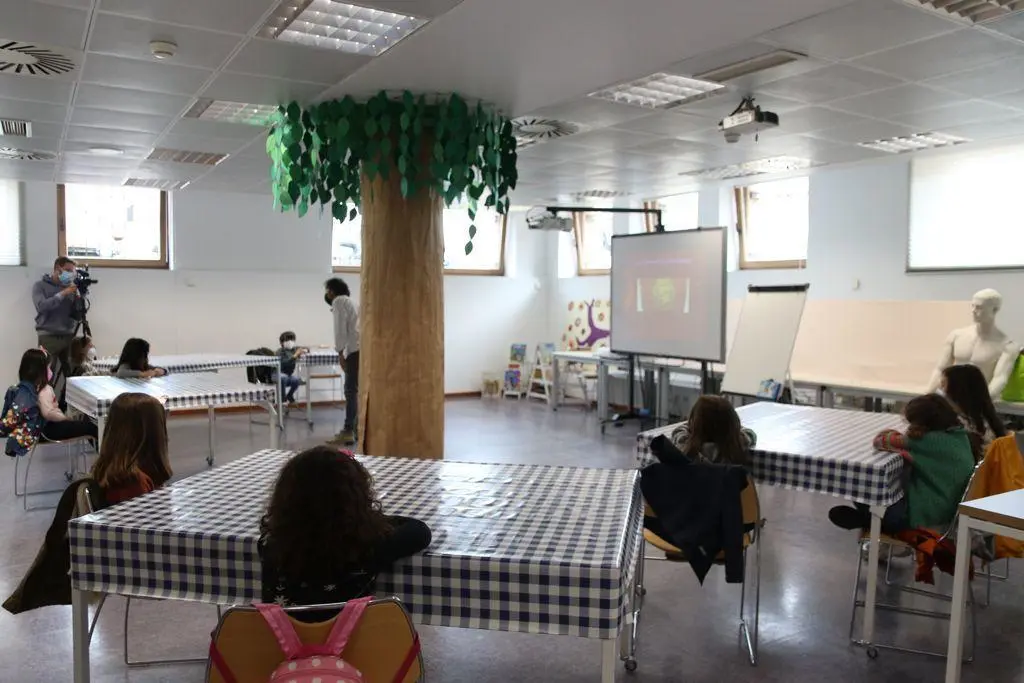 Niños participantes en los talleres comuneros organizados por la Biblioteca Publica de Zamora