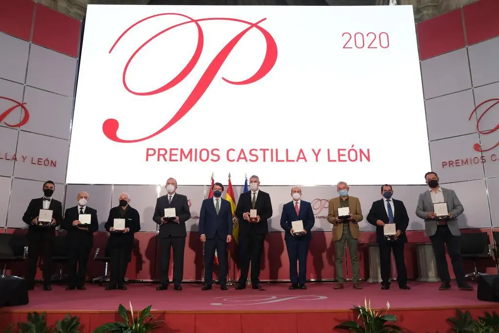 Foto de Familia de los galardonados con los Premios Castilla y León