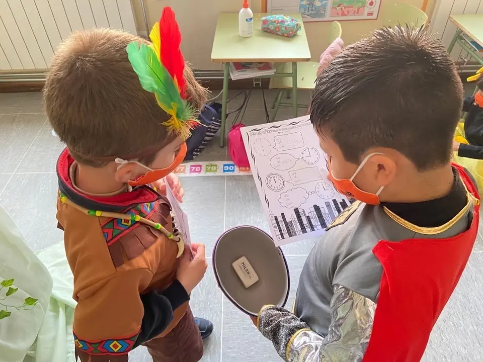 Alumnos de Trilema Zamora celebrando el Día del Libro
