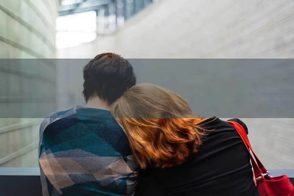 Una pareja de mujeres.