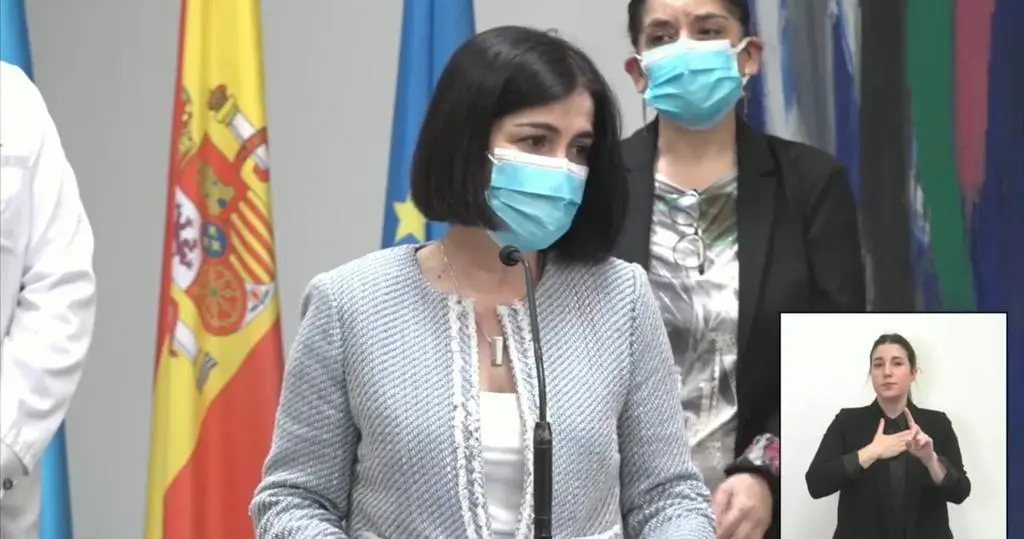 Darias durante la rueda de prensa en Asturias