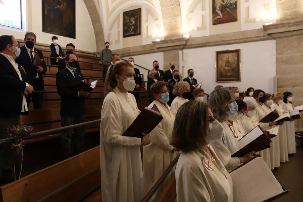 El coro sacro durante la misa