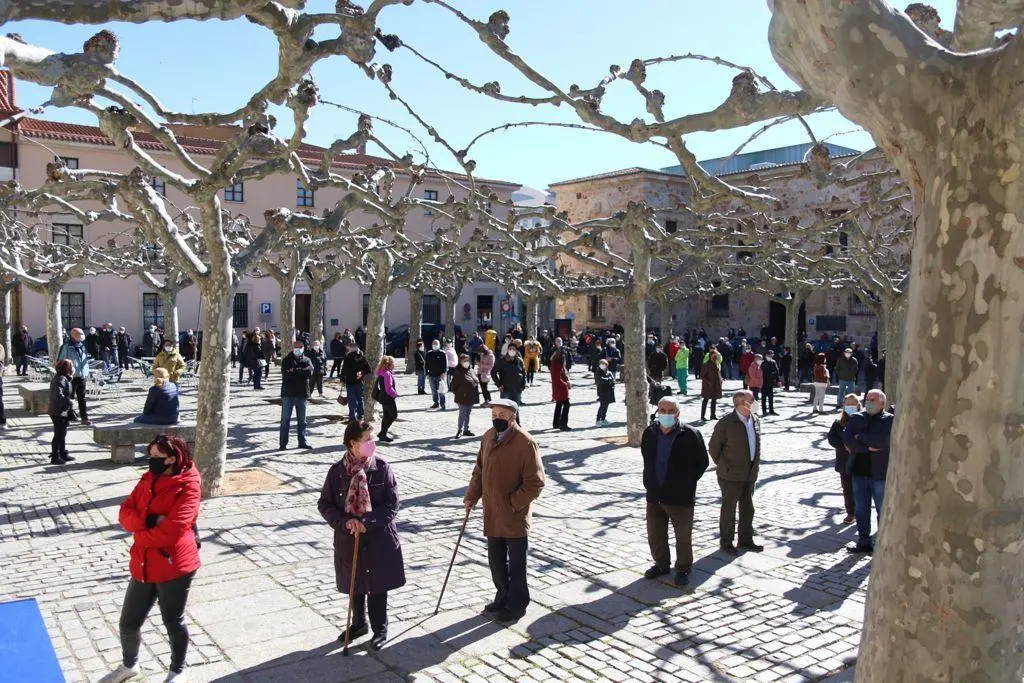 Zamoranos en la plaza Viriato