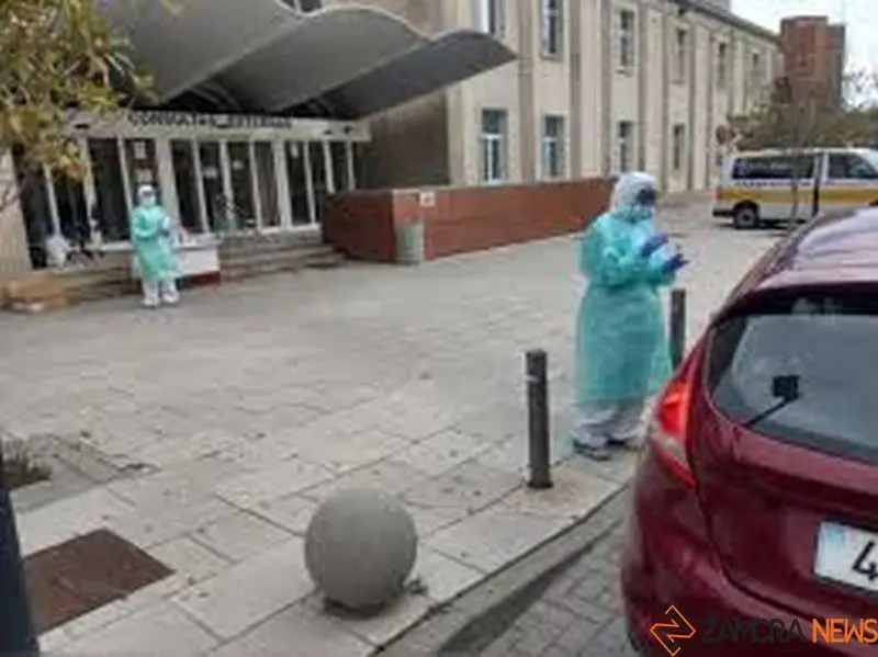 Sanitarias a las puertas del HVC