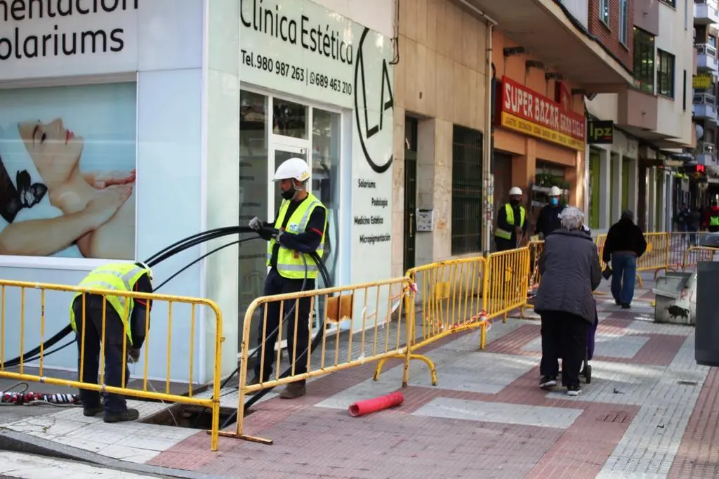Obras Alumbrado 3 Cruces-2