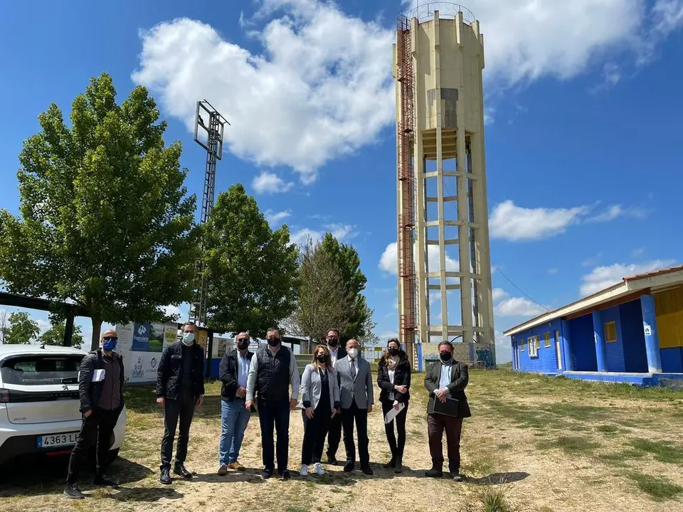Visita a la ejecución de las obras de mejora de la red de abastecimiento de agua en Morales del Vino