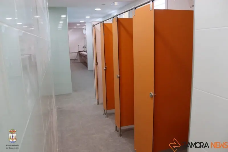 Nuevos vestuarios de la piscina municipal de Benavente
