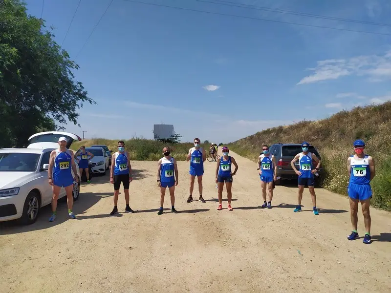 Atletas del Club Benavente en Simancas