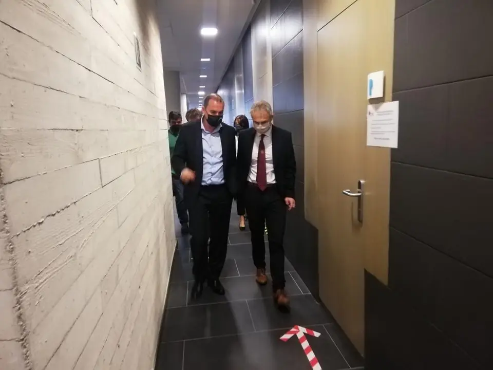 El prsidente de la Diputación y el Rector de la Universidad de Salamanca visitando el Parque Científico de la USAL.