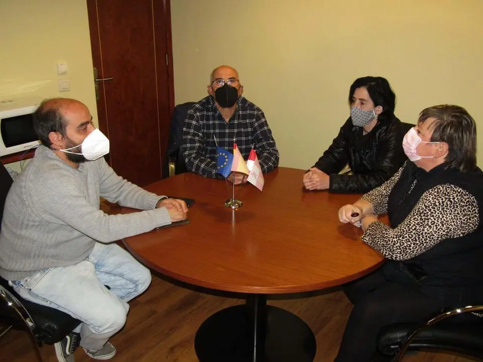 Alcalde Coreses José Luis Salgado reunión con regigores de Pajares de la Lampreana y Fuentesaúco