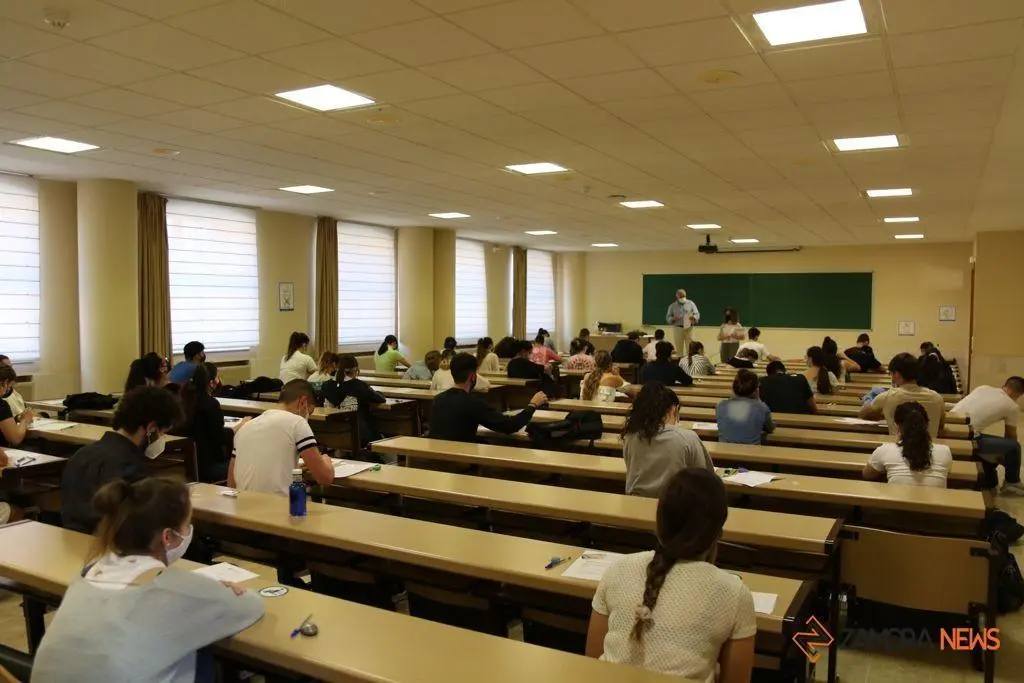 Alumnos de la EBAU en la Escuela Politécnica de ZAMORA