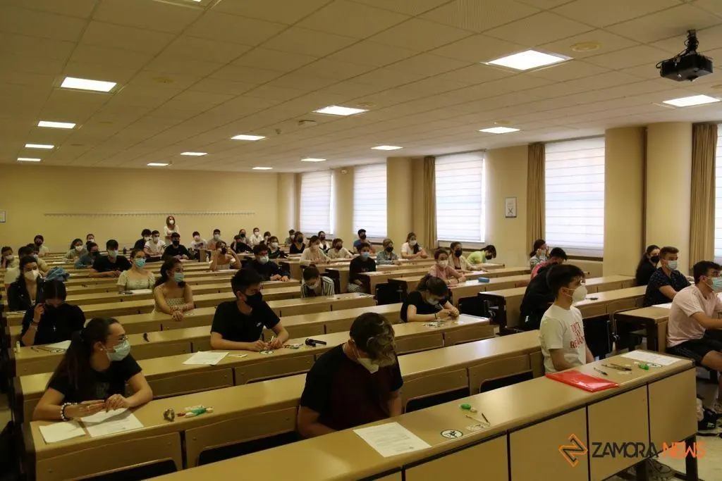 Alumnos de la EBAU en la Escuela Politécnica de ZAMORA