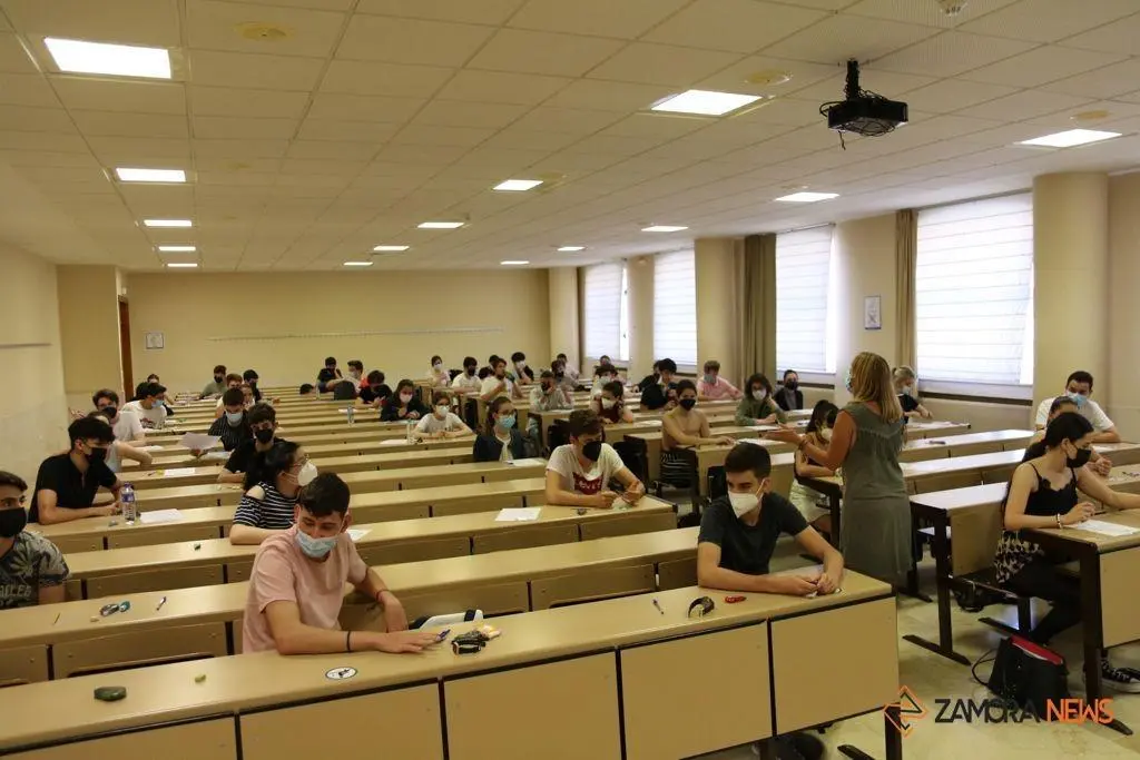 Alumnos de la EBAU en la Escuela Politécnica de ZAMORA