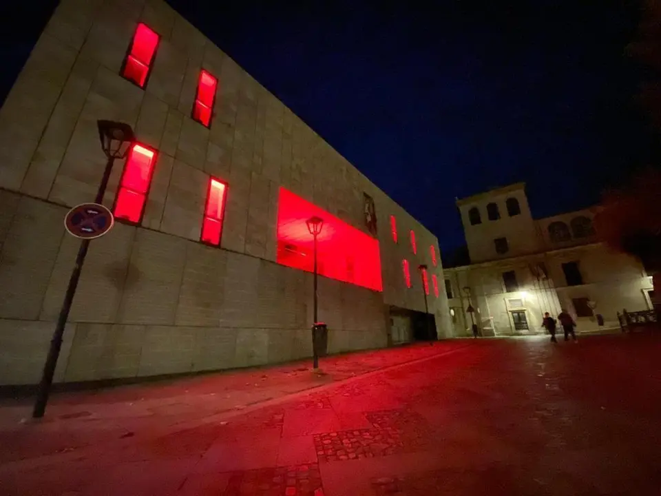 diputación iluminación en rojo