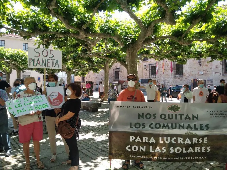 Concentración contra energías renovables en Zamora. Foto de archivo