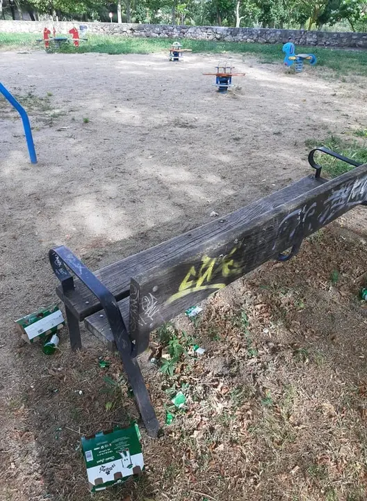 Foto denuncia del parque de Los Tres Árboles. Fuente: "Somos Zamora"