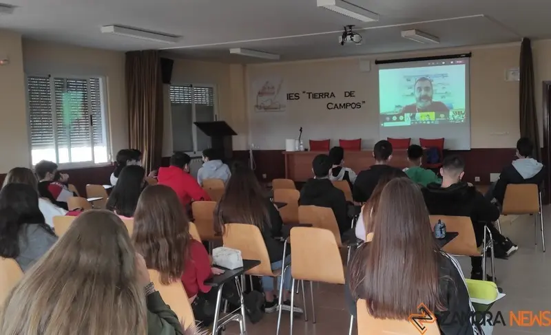 Alumnos del IES "Tierra de Campos", en clase