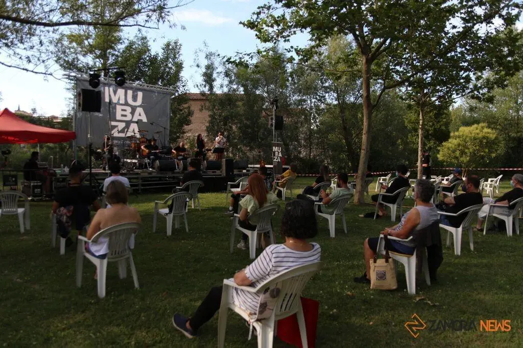Primera jornada del Mubaza Fest con Driving Rain / Aullidos Rock Band
La Milker Band / Colectivo Mubazers DJ´S