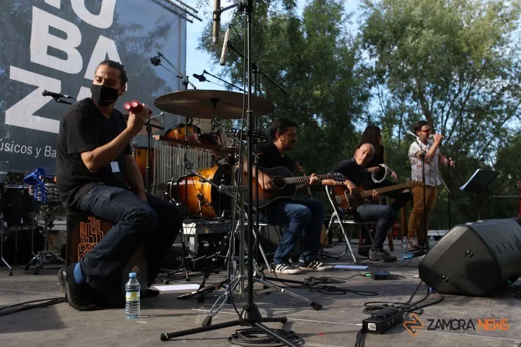 Primera jornada del Mubaza Fest con Driving Rain / Aullidos Rock Band
La Milker Band / Colectivo Mubazers DJ´S