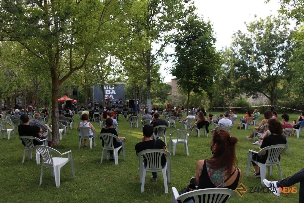 Primera jornada del Mubaza Fest con Driving Rain / Aullidos Rock Band
La Milker Band / Colectivo Mubazers DJ´S