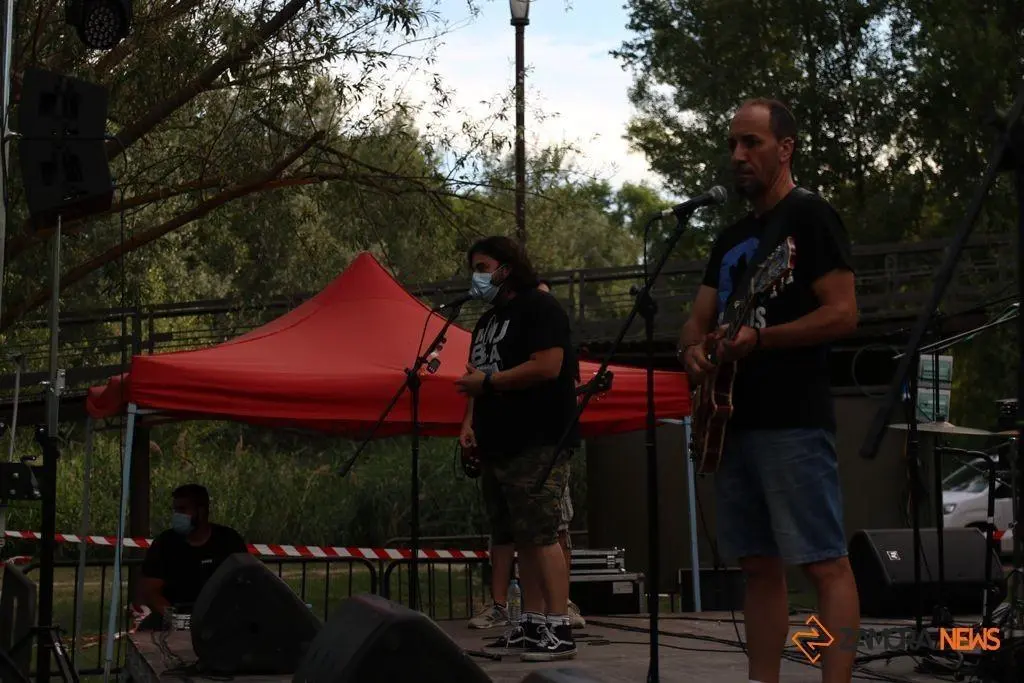 Primera jornada del Mubaza Fest con Driving Rain / Aullidos Rock Band
La Milker Band / Colectivo Mubazers DJ´S