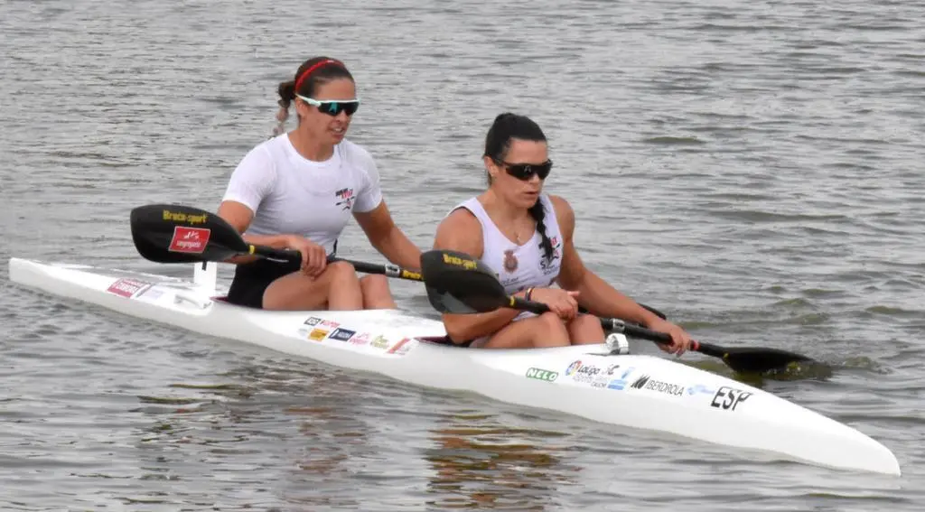 laura y eva k2