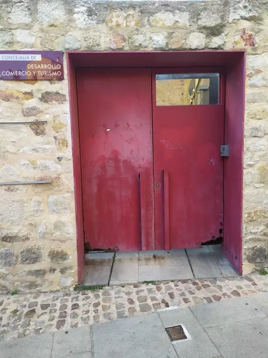 puerta de la OMD
