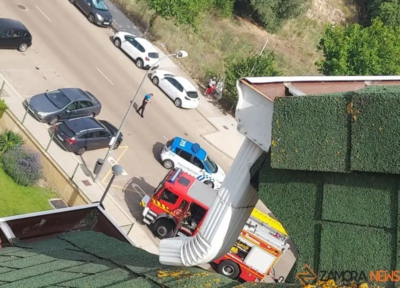 Bomberos sofocan un incendio en Toro, Foto de Archivo