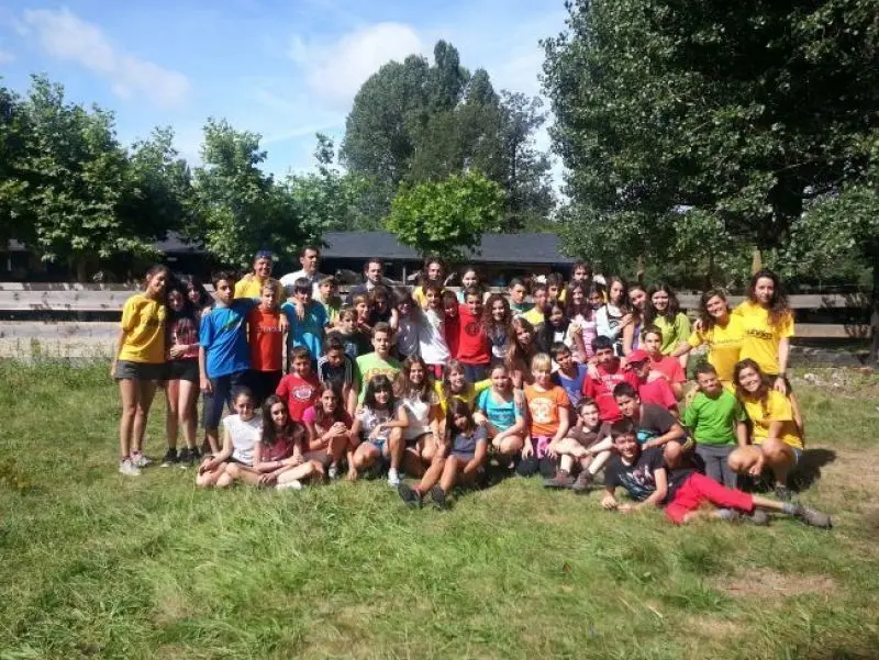 Foto de archivo de un campamento juvenil
