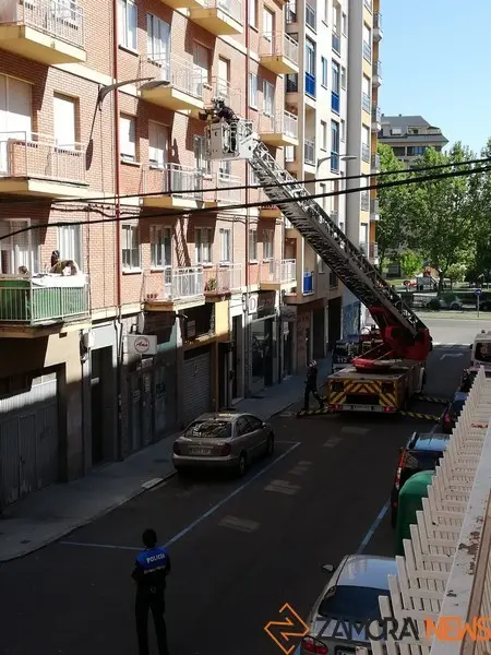 Bomberos en la calle Pablo Morillo