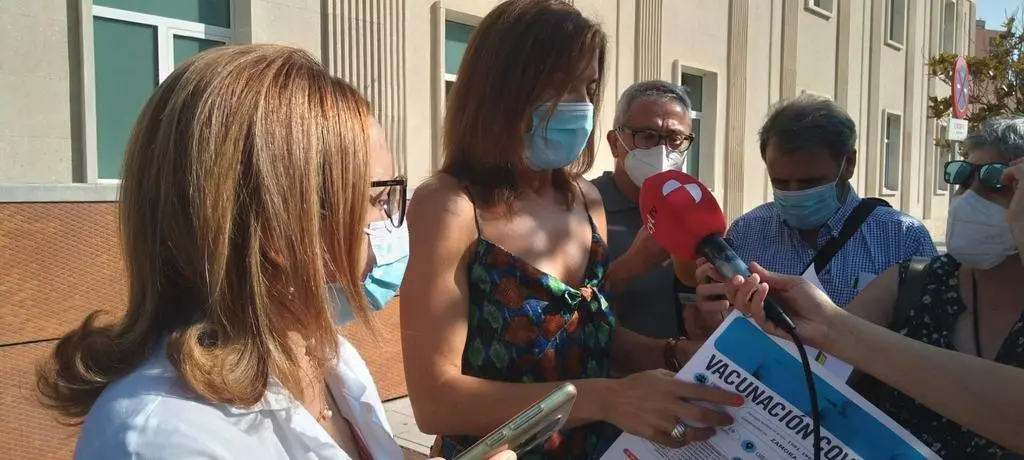 Presentación carteles vacunación