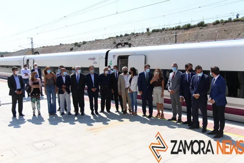 Viaje inaugural del Tren de Alta Velocidad hasta Otero de Sanabria