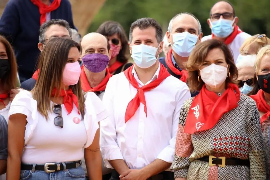 Tudanca y Calvo en el acto de la Fiesta de la Rosa del PSOE de León