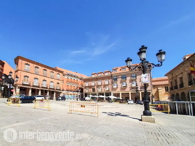 Plaza Mayor de Benavente vallada. Fotografía: Interbenavente.es