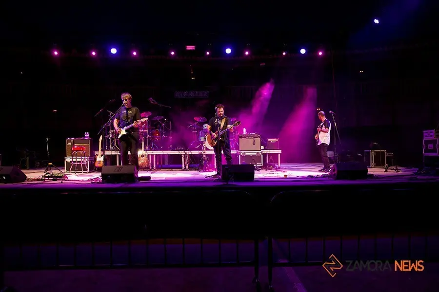 Concierto plaza de toros de Toro. Españoleando y Cruce de Caminos