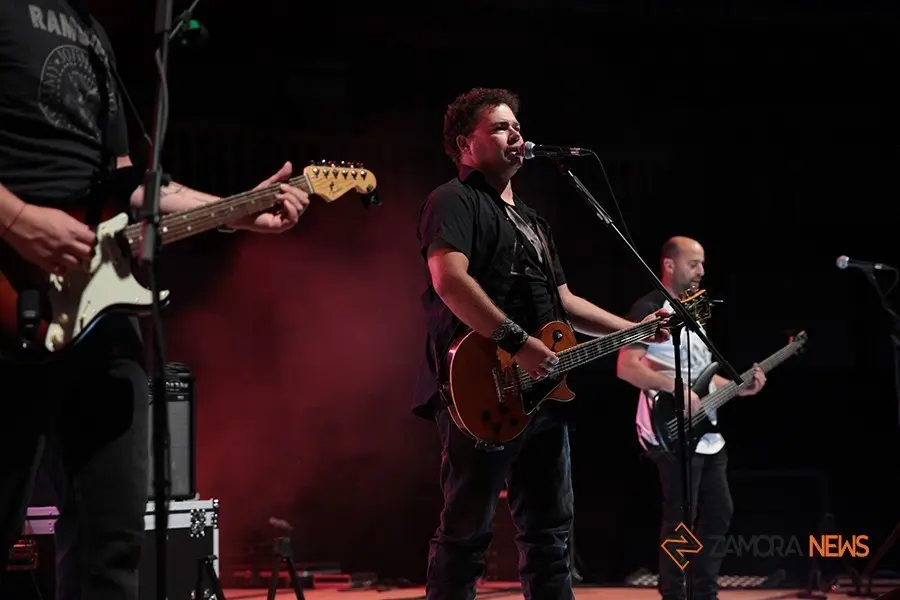 Concierto plaza de toros de Toro. Españoleando y Cruce de Caminos
