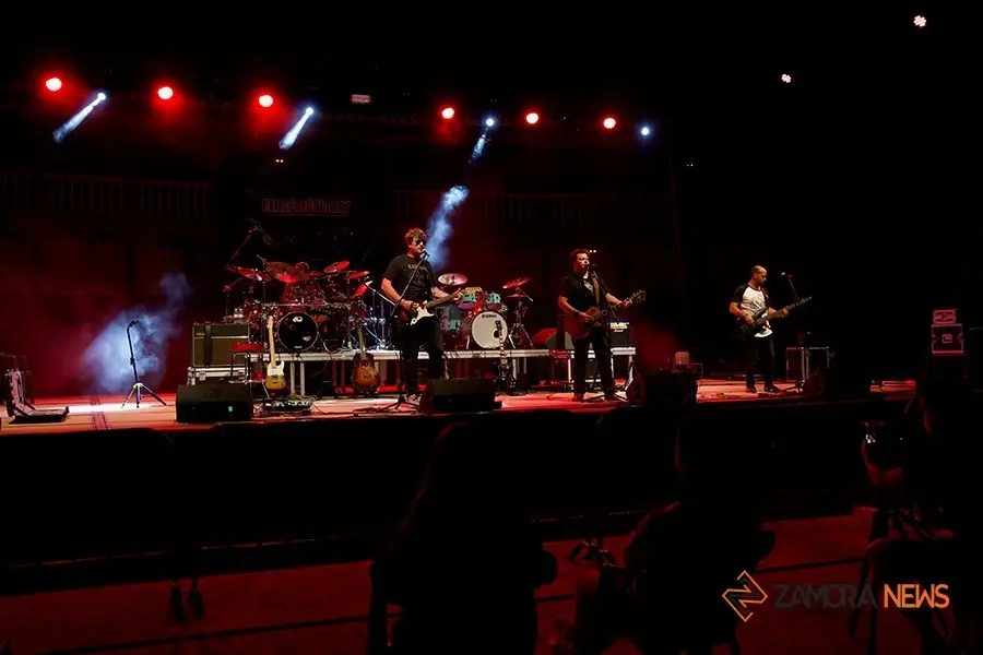 Concierto plaza de toros de Toro. Españoleando y Cruce de Caminos