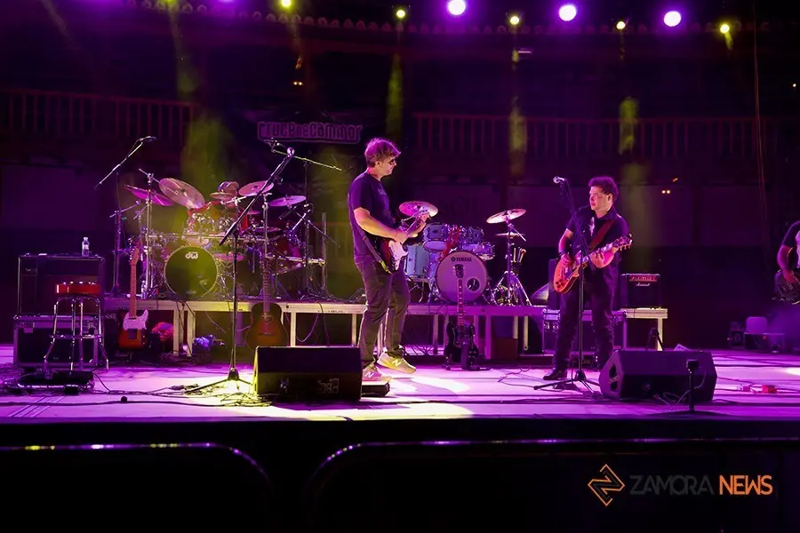 Concierto plaza de toros de Toro. Españoleando y Cruce de Caminos