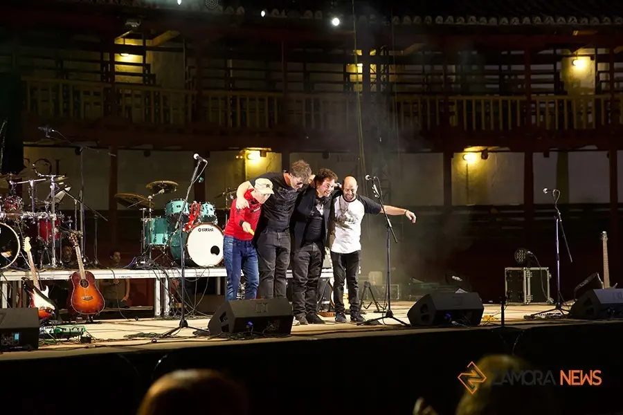 Concierto plaza de toros de Toro. Españoleando y Cruce de Caminos