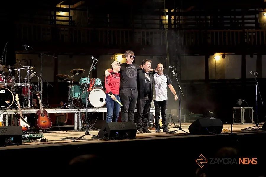 Concierto plaza de toros de Toro. Españoleando y Cruce de Caminos