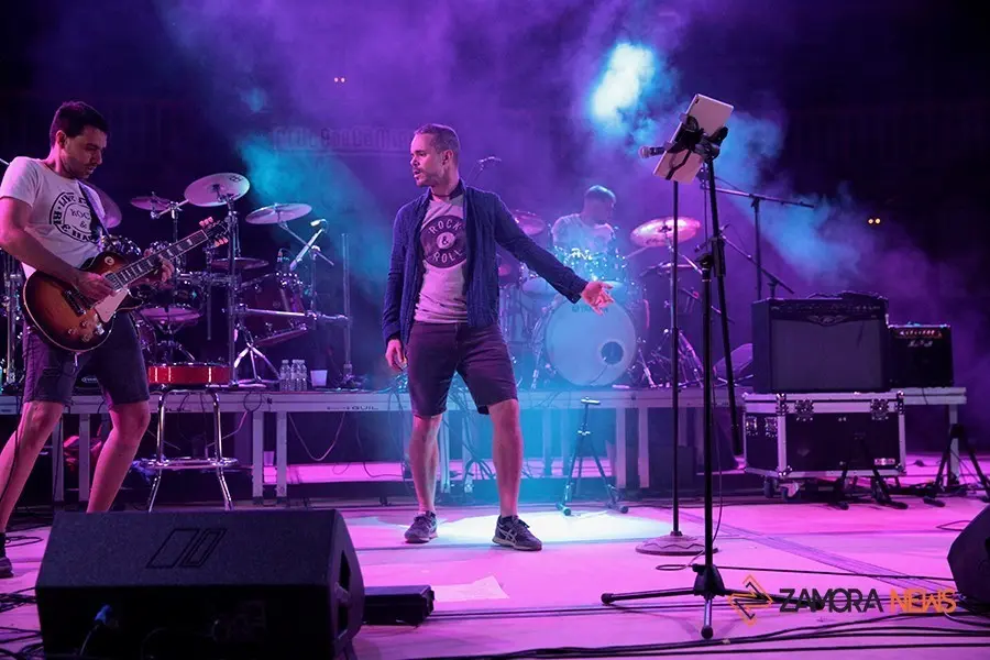 Concierto plaza de toros de Toro. Españoleando y Cruce de Caminos