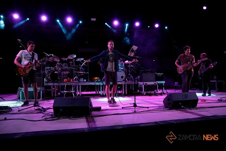 Concierto plaza de toros de Toro. Españoleando y Cruce de Caminos