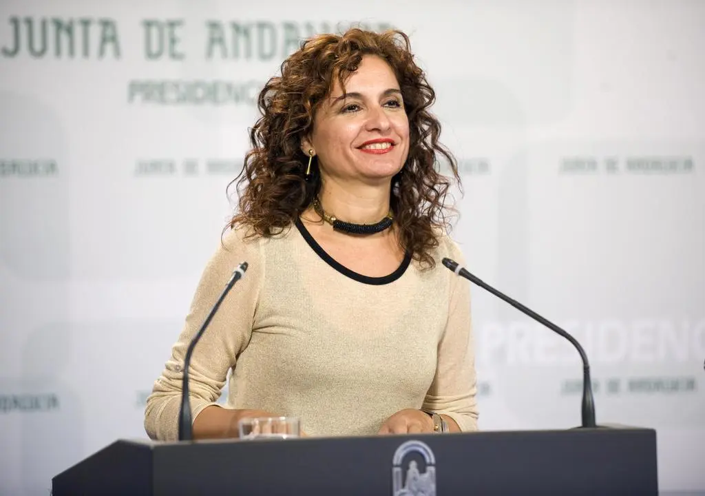 María_Jesús_Montero_Cuadrado_-_13.10.29_C.Hacienda_2