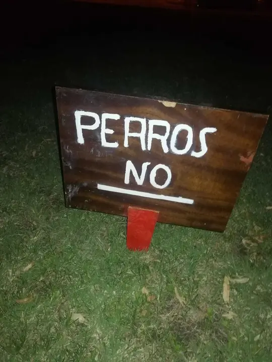 Cartel realizado por un vecino de Los Bloques